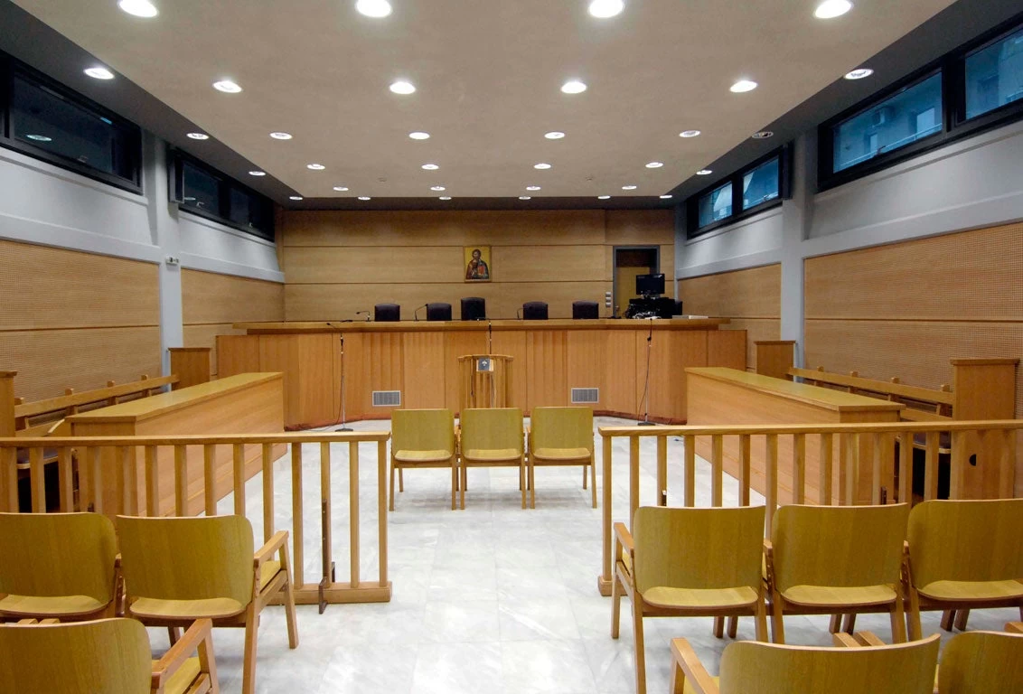 Ένταση στη δίκη του ηθοποιού που κατηγορείται για τον βιασμό του ταξιτζή –  «Ο οδηγός μου είπε ότι τον βίασαν» – Τι καταθέτει ο γιατρός